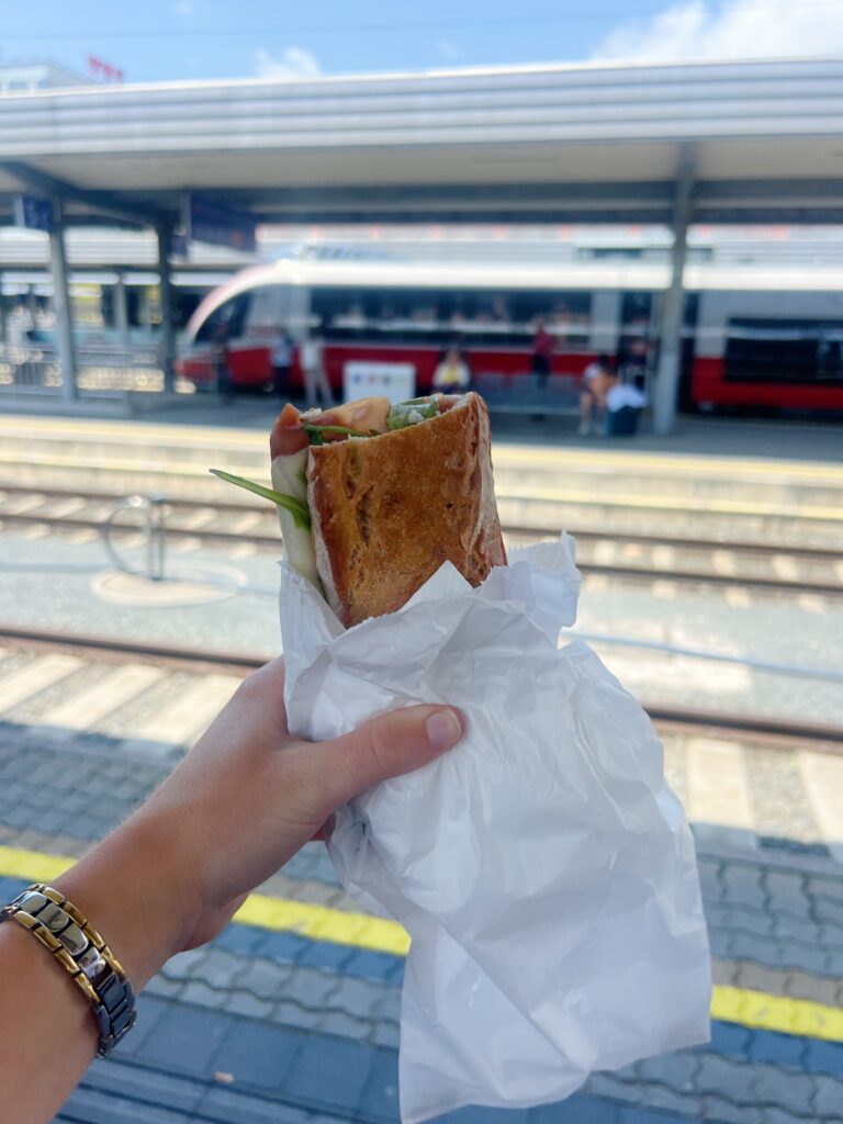 Train Sandwich 